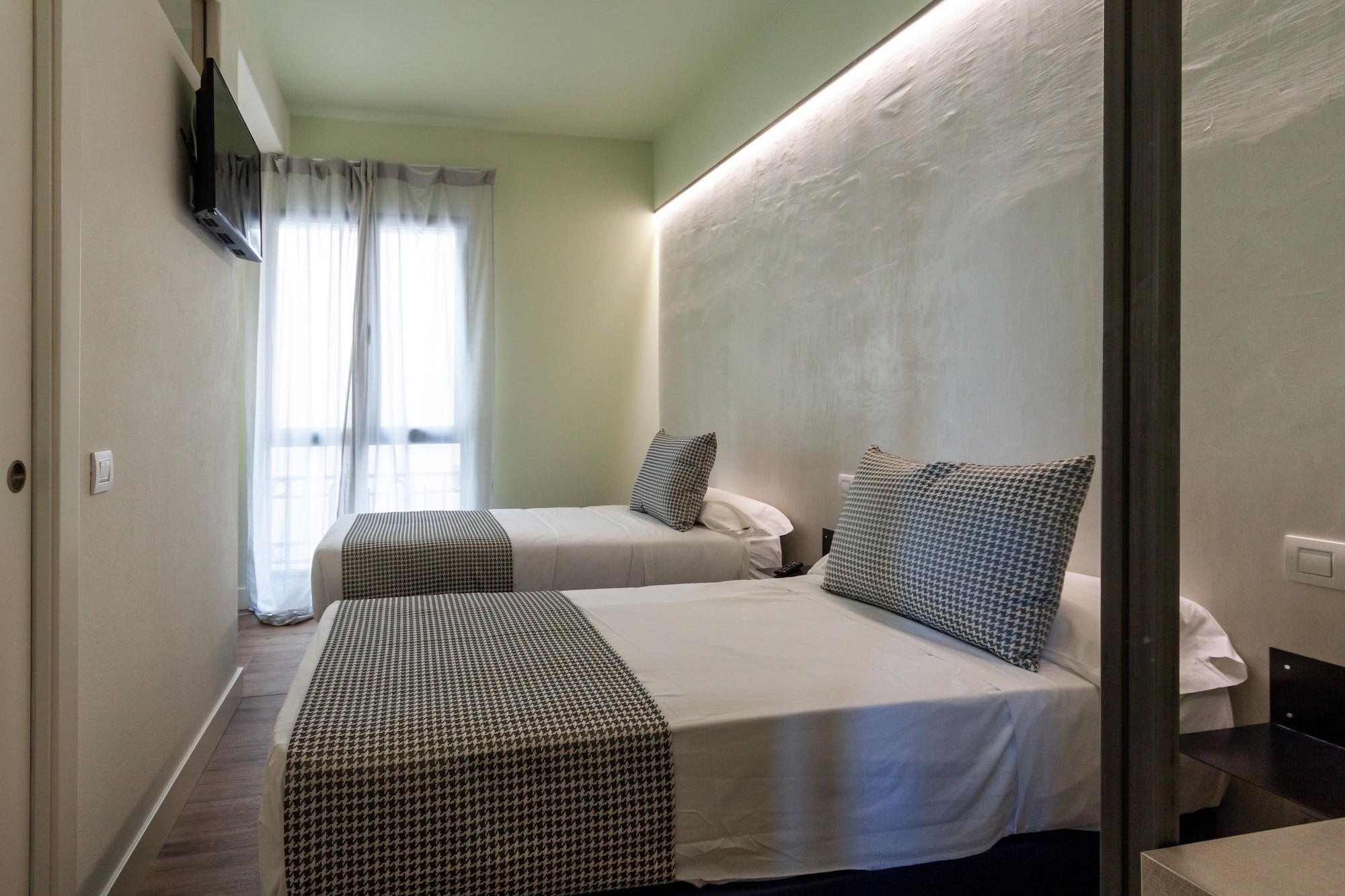 Hostal Charlotte-Gran Via Madrid Exterior photo