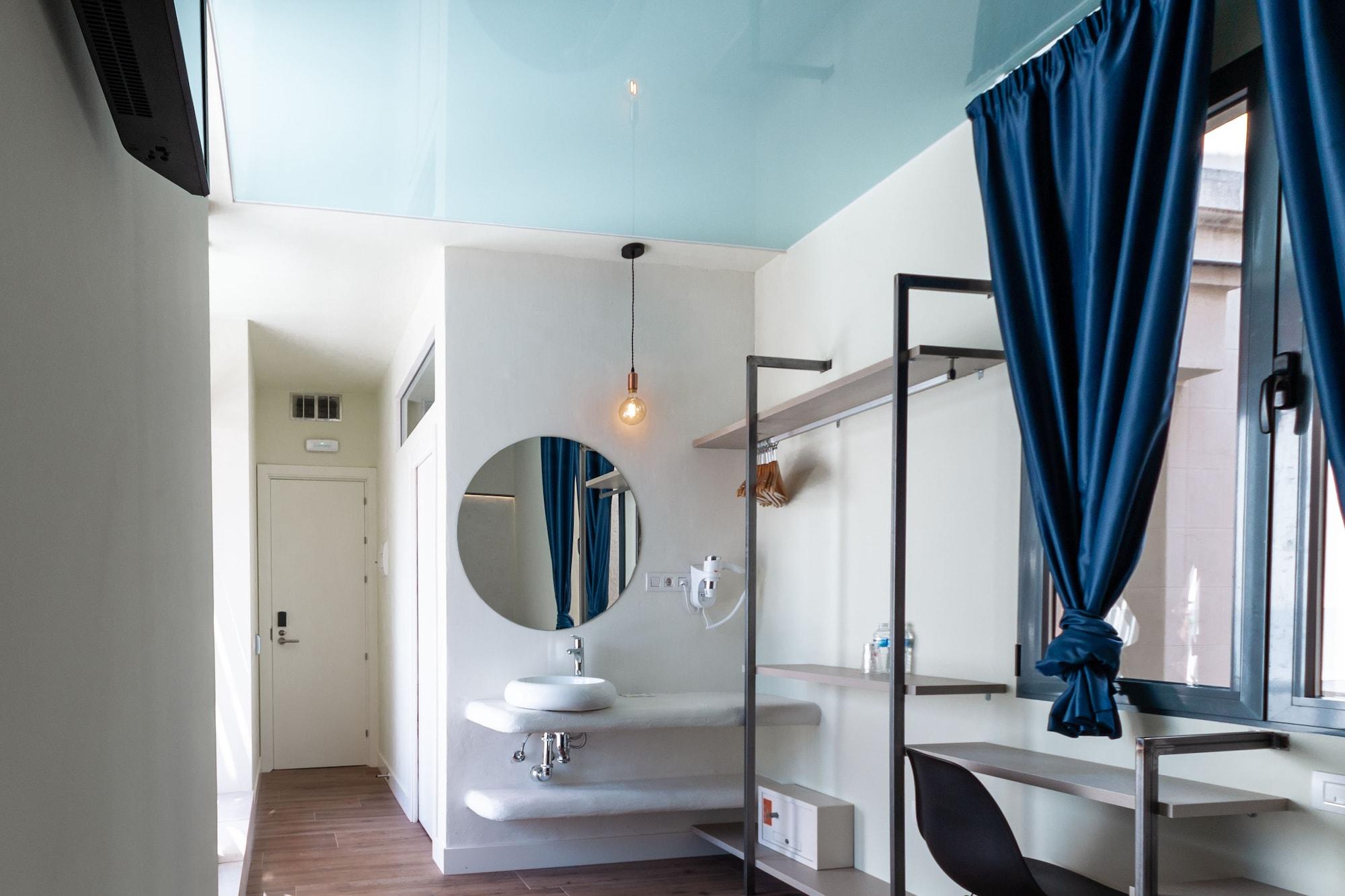 Hostal Charlotte-Gran Via Madrid Exterior photo