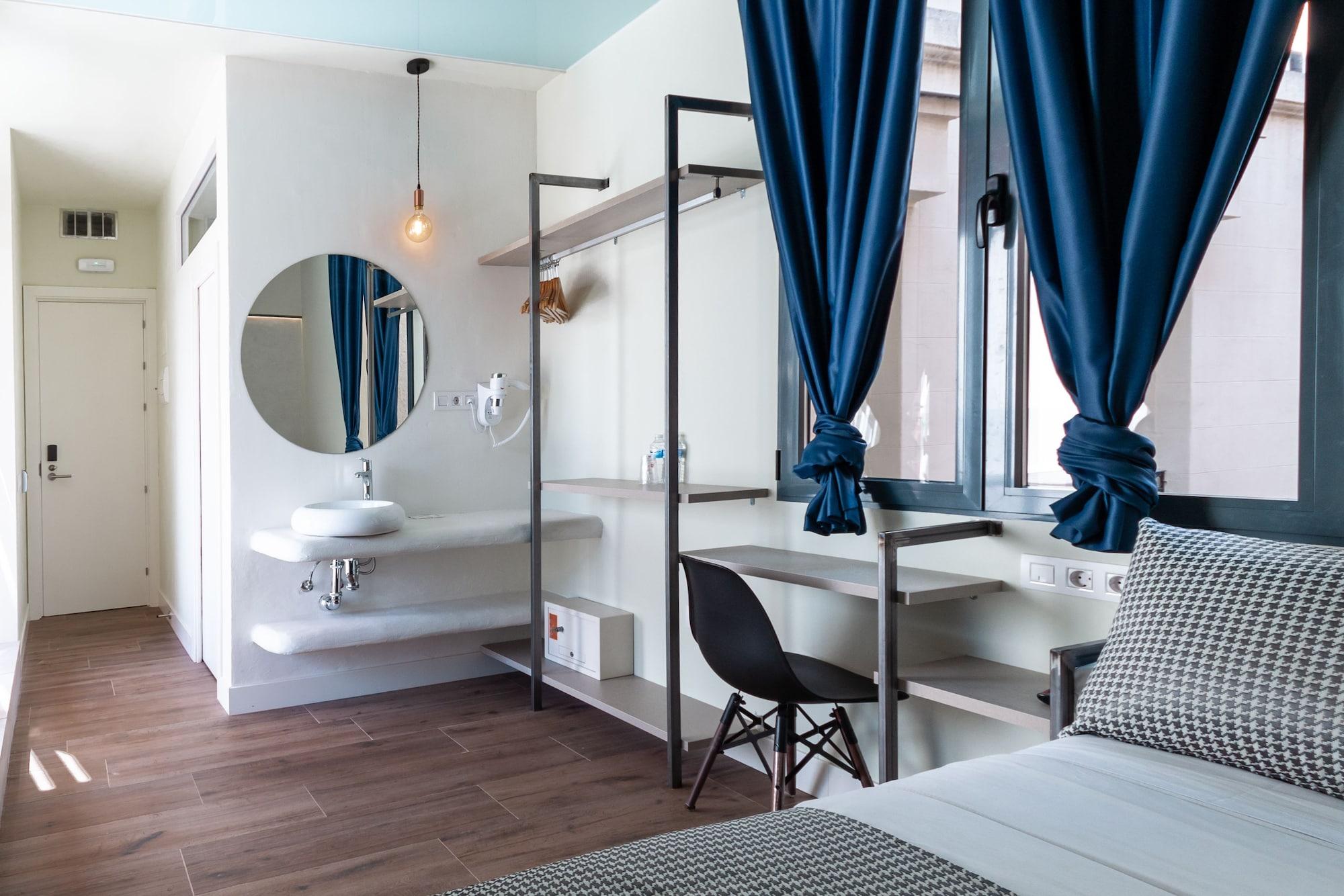 Hostal Charlotte-Gran Via Madrid Exterior photo