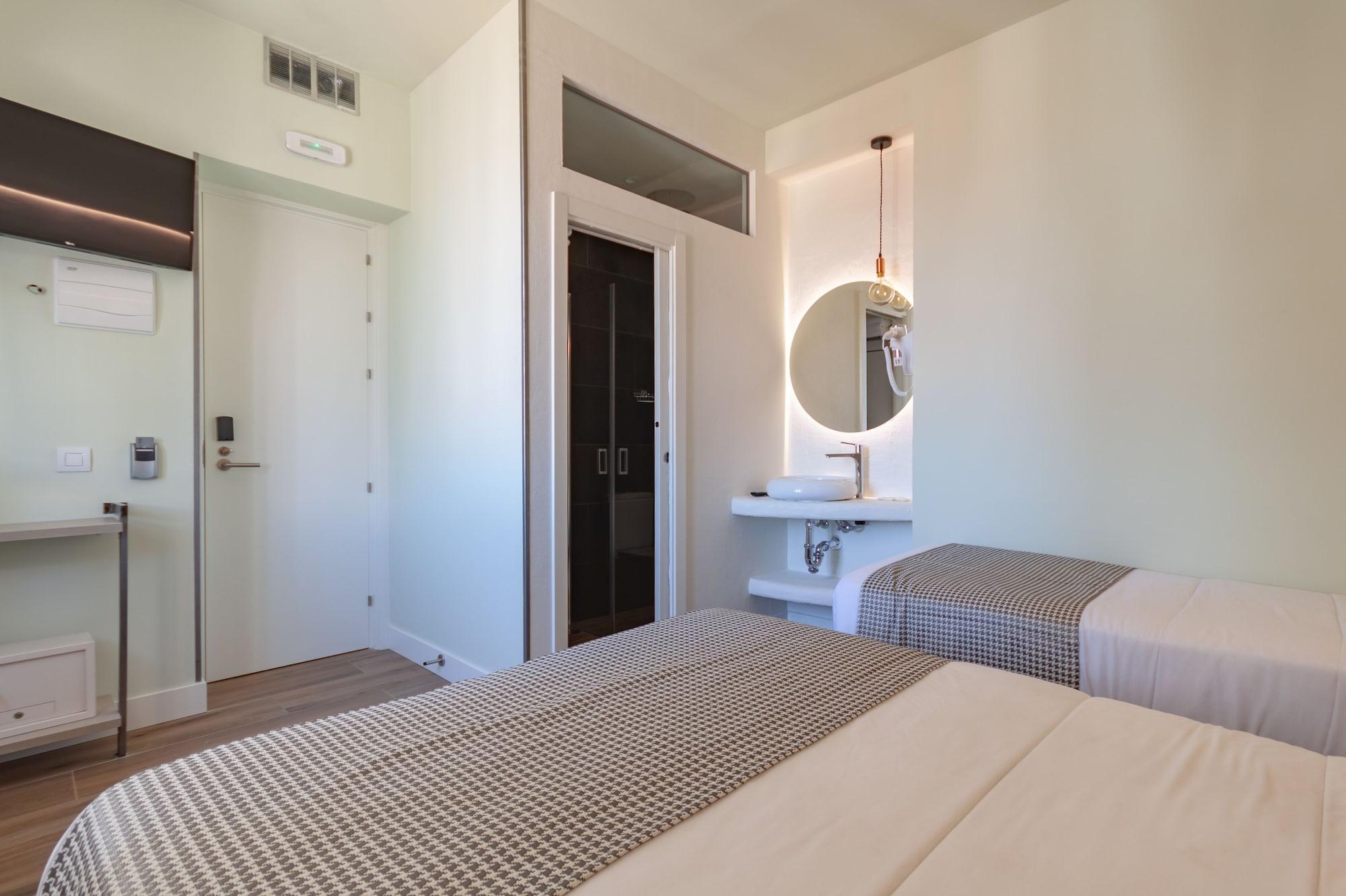 Hostal Charlotte-Gran Via Madrid Exterior photo