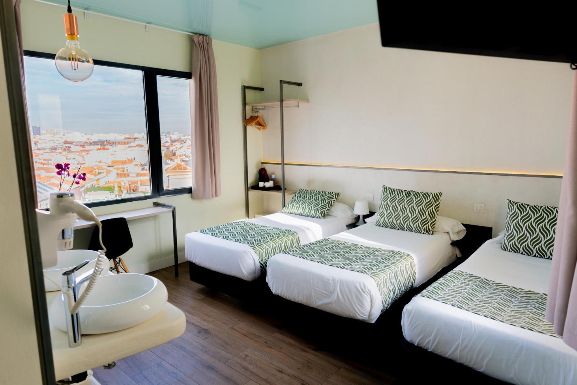 Hostal Charlotte-Gran Via Madrid Exterior photo