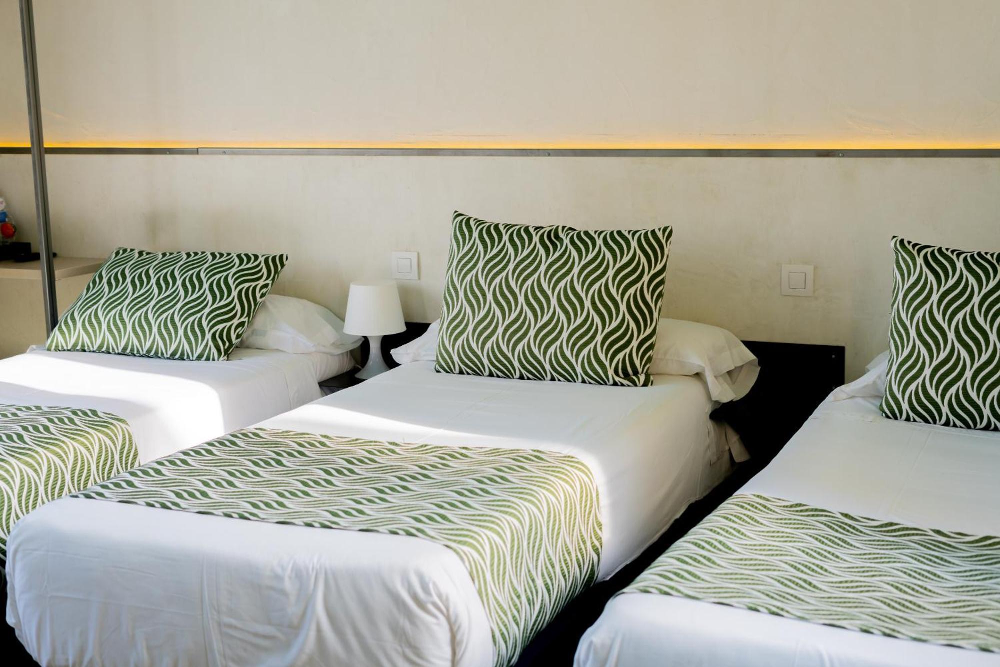 Hostal Charlotte-Gran Via Madrid Exterior photo