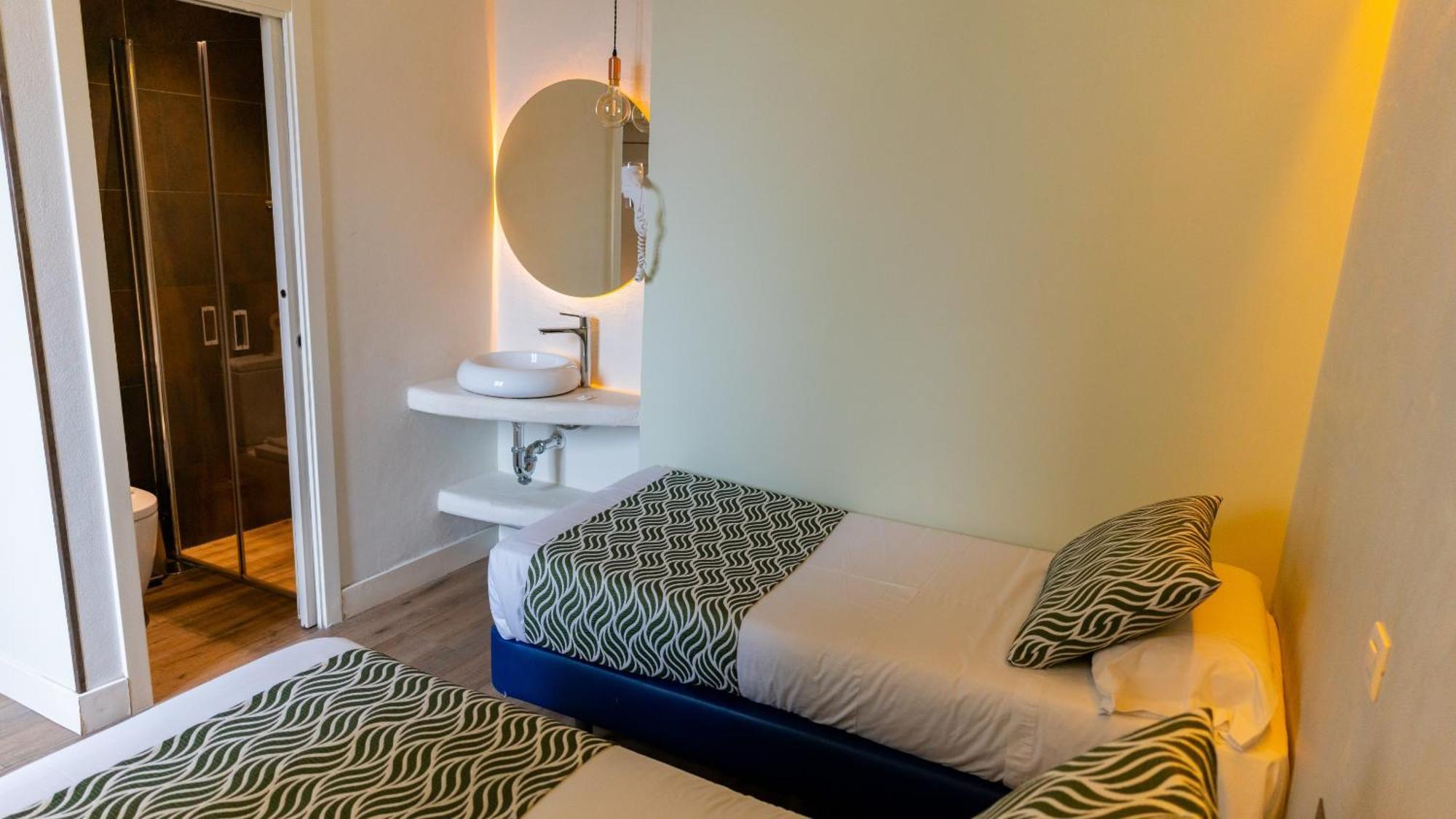 Hostal Charlotte-Gran Via Madrid Exterior photo