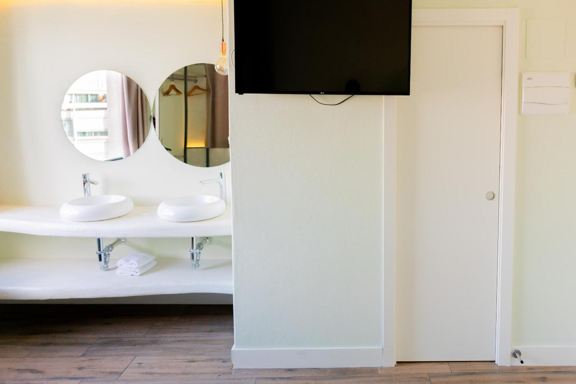 Hostal Charlotte-Gran Via Madrid Exterior photo