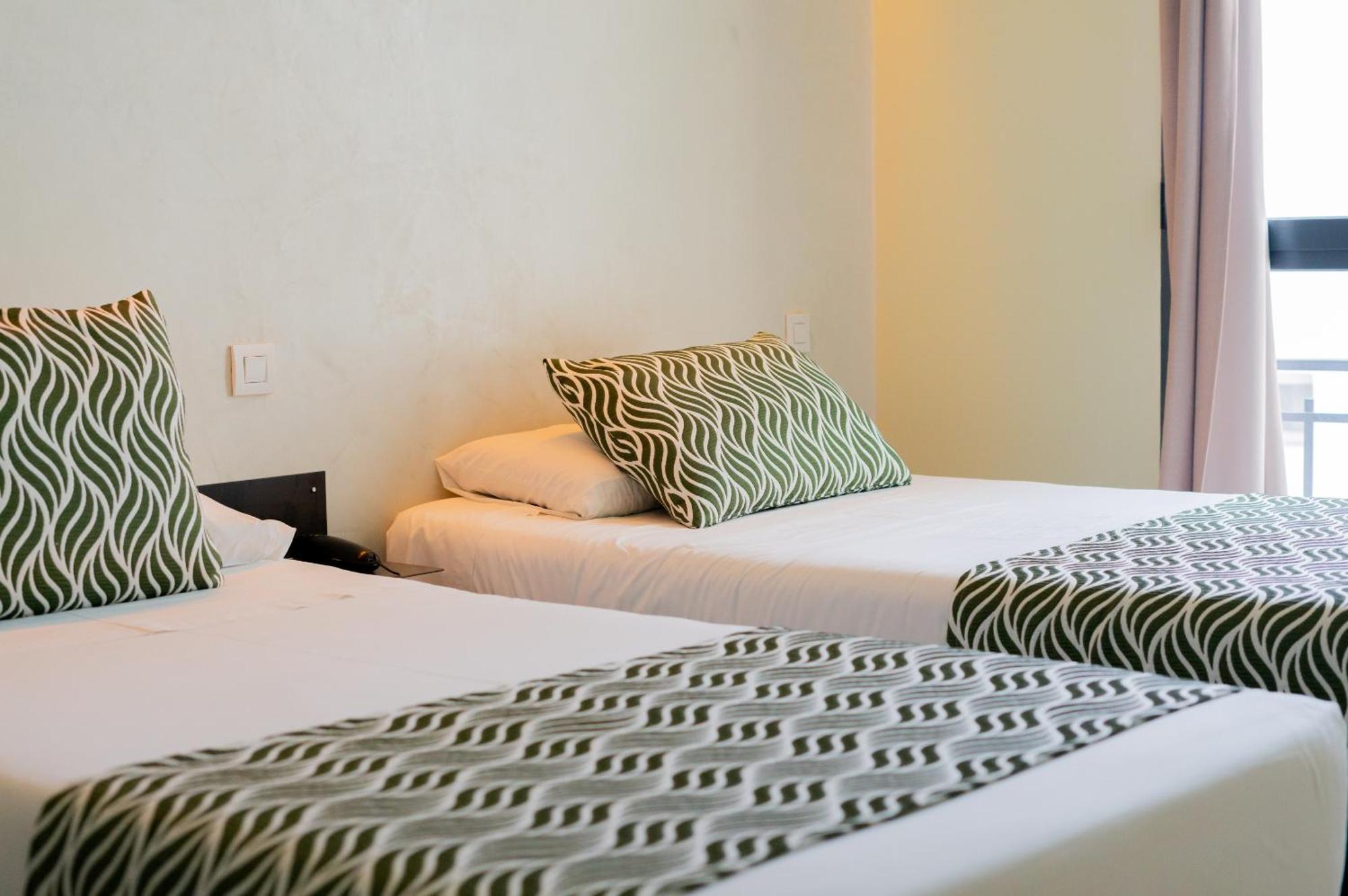 Hostal Charlotte-Gran Via Madrid Exterior photo